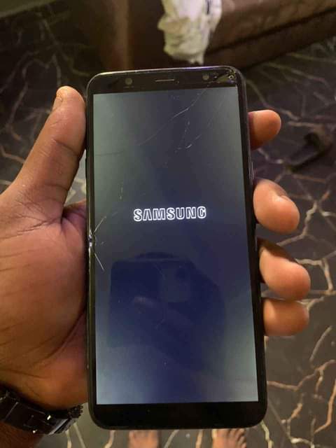 A picture of SamsungA6