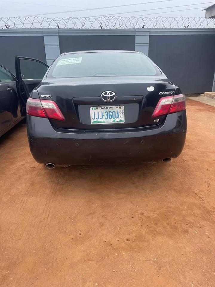 A picture of Toyota Camry 09