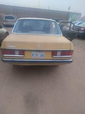A picture of Mercedes Benz 200 Flat boot regular Manuel transmission Jo s