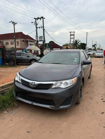 A picture of TOYOTA CAMRY 2012 UNREGISTERED