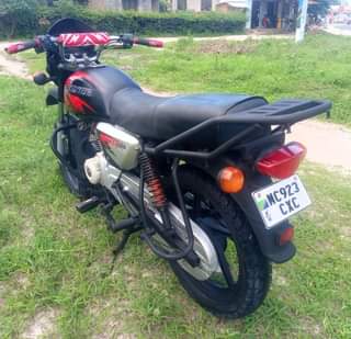 A picture of Boxer 125