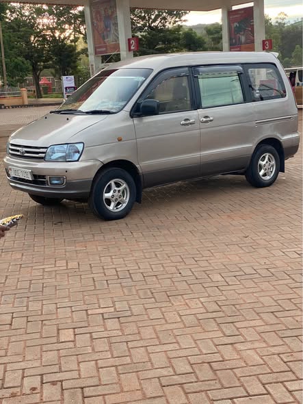 A picture of Toyota noah