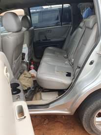 A picture of Clean Nigerian Used Silver Toyota Highlander 2004 First body Leather