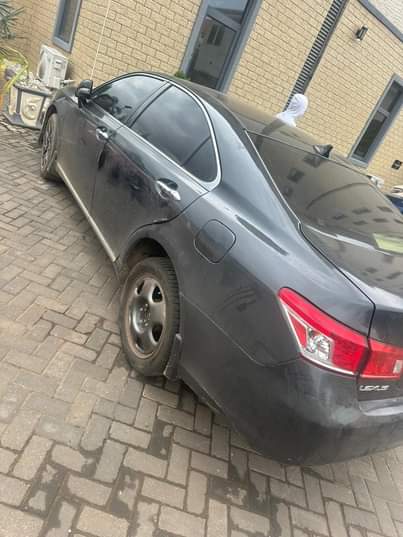A picture of Neatly used Es 350 model 2011 first body use buy