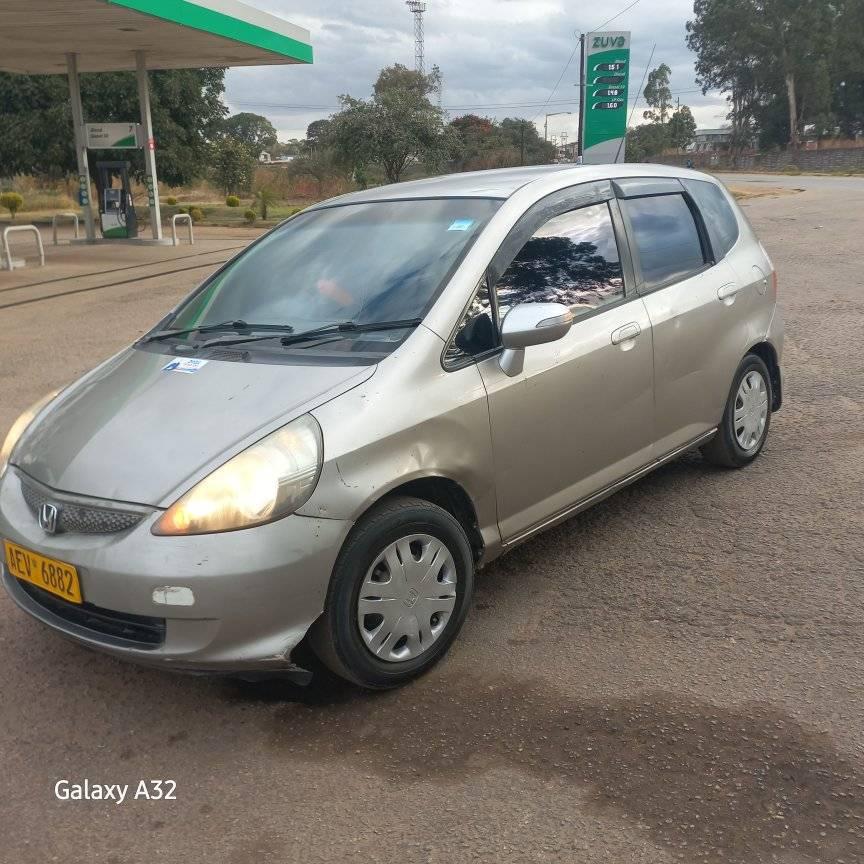 A picture of Honda fit 0786075224