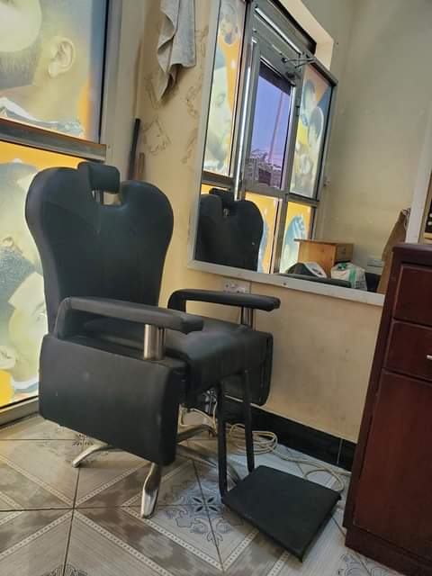 A picture of KITI CHA SALON KINAUZWA BEI POA