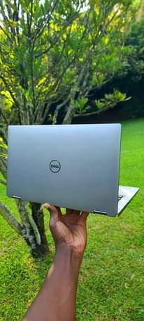A picture of Dell latitude 7400 0758840296
