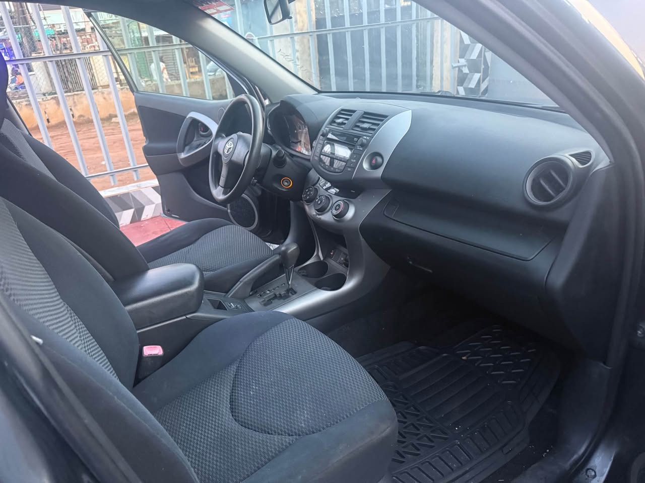 A picture of Toyota RAV4 Sport 2009