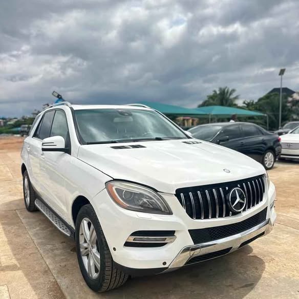 A picture of 2013 Mercedes Benz ML350