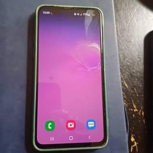 A picture of GALAXY S10E 256GB 8GB ram 0740748348