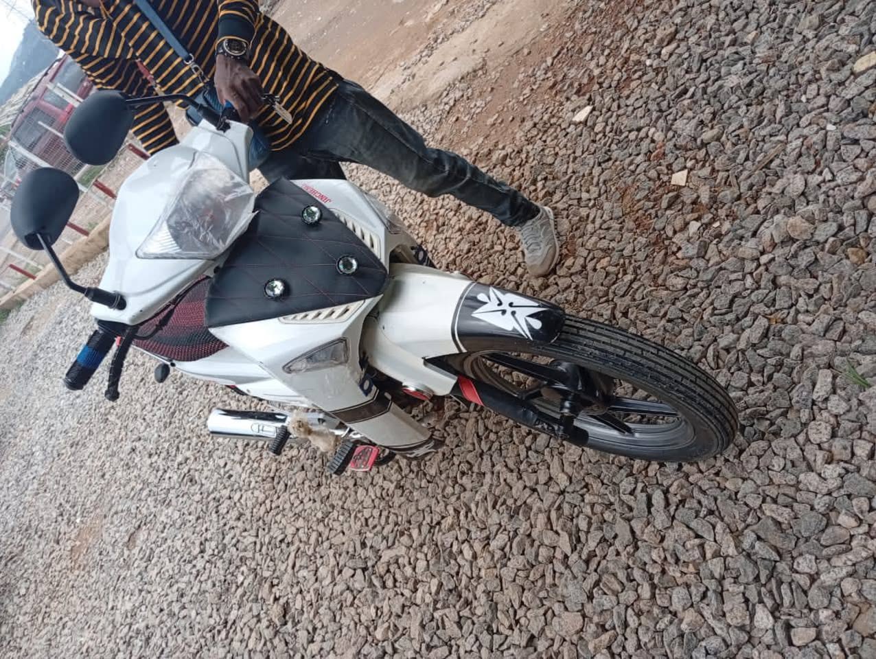 A picture of Super sound and clean Jinchen Motor cycle Untermpered Engine new