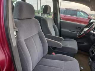 A picture of 01 honda shuttle odysey