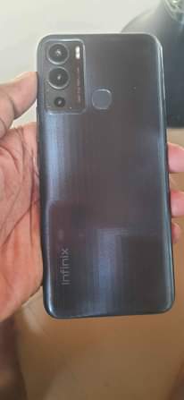 A picture of Infinix hot 12i