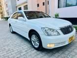 A picture of TOYOTA CROWN