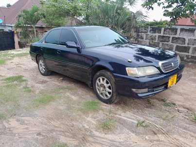 A picture of Toyota crester gx100 Full Ac Full document Haina kipengele chochote