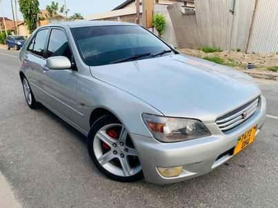 used toyota altezza