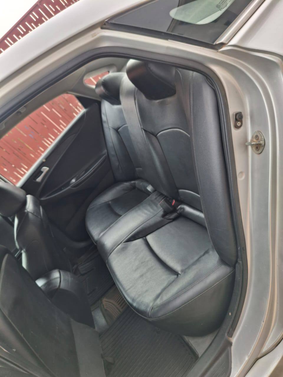 A picture of 2010 Hyundai sonata