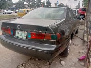 A picture of 2001 TOYOTA CAMRY