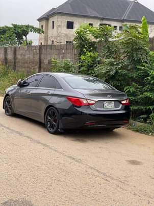 A picture of 2012 HYUNDAI SONATA