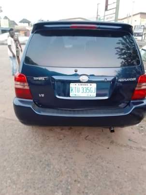 A picture of TOYOTA HIGHLANDER 2003