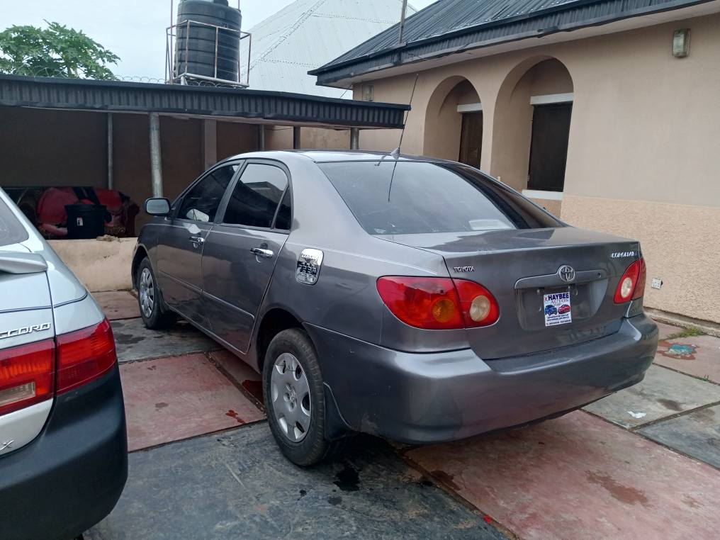 A picture of Toyota Corolla 2004 Model
