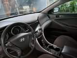 A picture of 2012 Hyundai Sonata Buy and drive nothing to fix Reverse