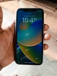 A picture of Iphone 11 for sell 170k no condition the true tone