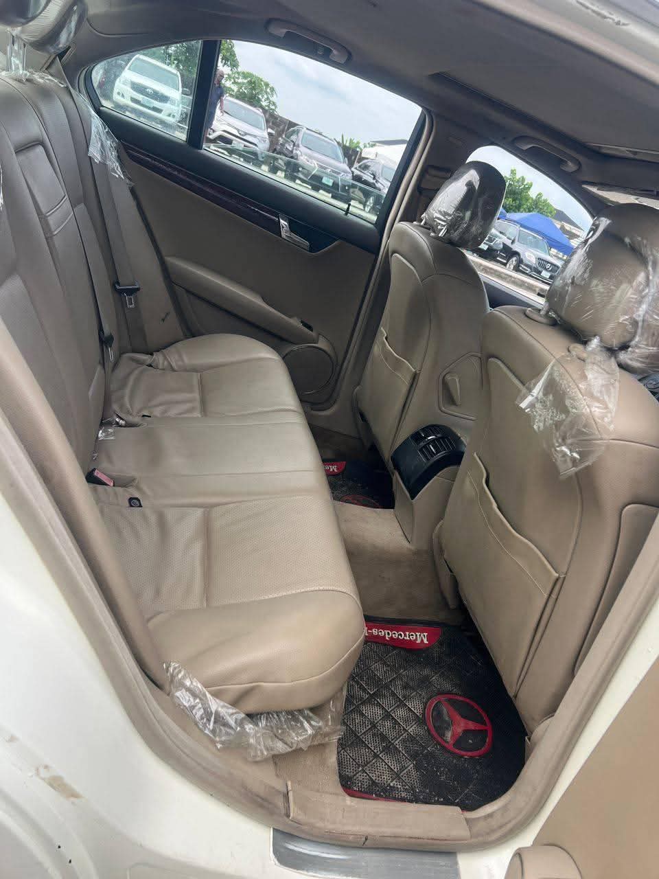 A picture of 08 Mercedes Benz