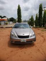 A picture of Xtremely clean 2005 es330 It has a reverse camera and
