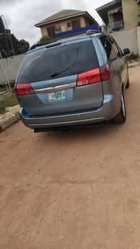 A picture of Owner need money tomorrow morning for this car 3 2