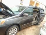 A picture of 2005 Toyota Sienna