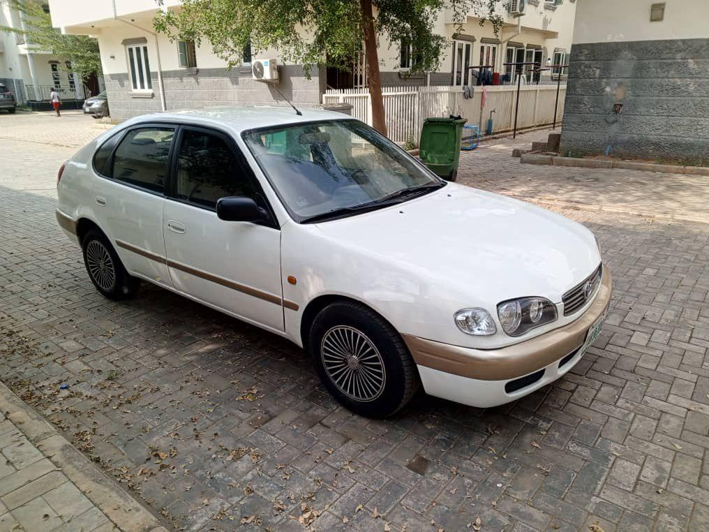 A picture of Corolla Hatchback 2000