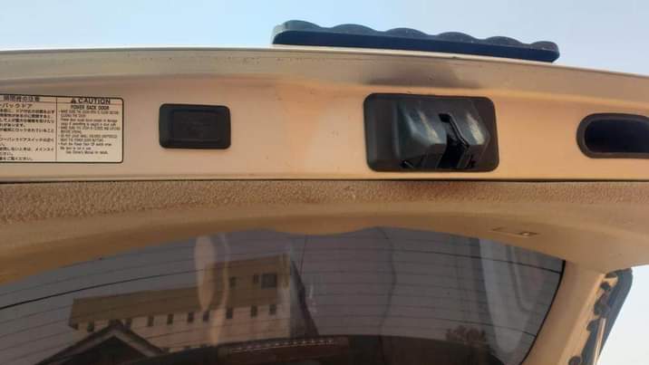 A picture of Toyota harrier 2008 model 27m