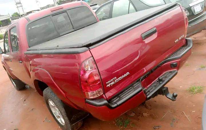 A picture of Toyota Tacoma Few months old Belgium grade Owerri imo state