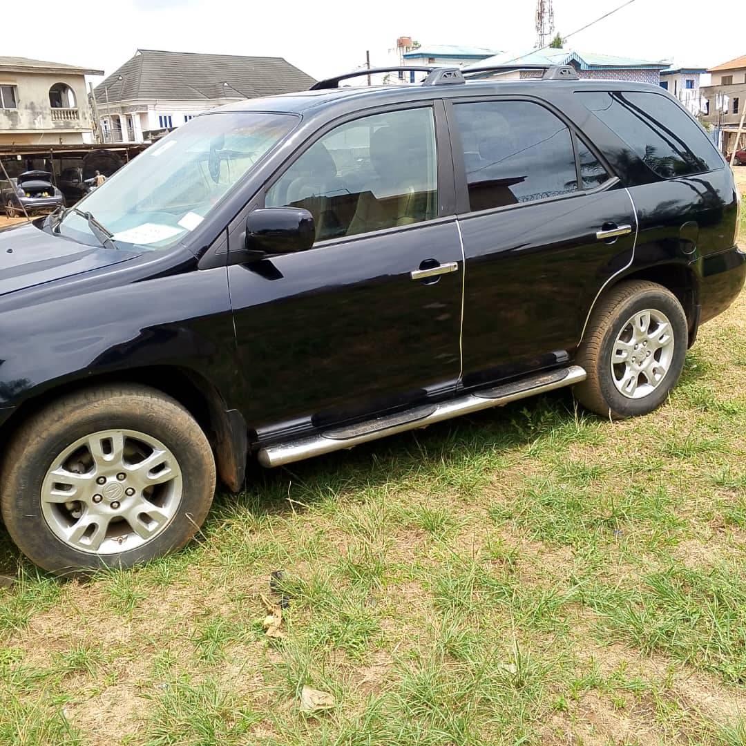 A picture of ACURA MDX