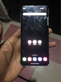 A picture of Samsung galaxy s10 plain