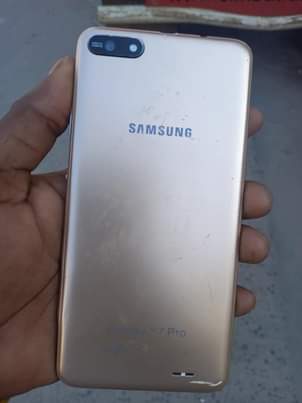 A picture of Samsung galaxy Y7 nipgie 0614011211