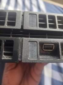 A picture of Ps4 fat 400k