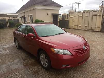 A picture of Toyota Camry 09