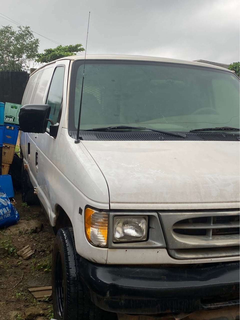 A picture of Ford E350 Van
