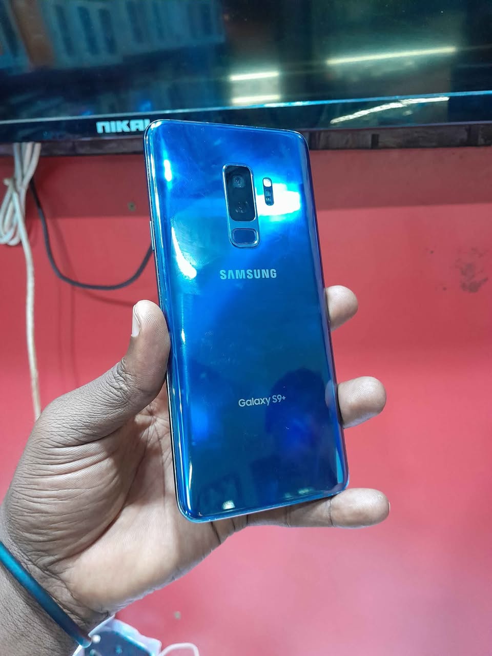 A picture of Samsung galaxy s9plus at 320k Storage 64gb 6gb rm Call