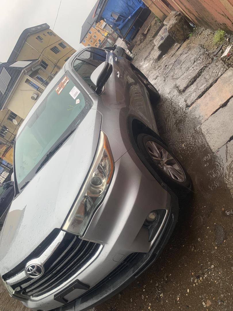 A picture of 2015 Toyota Highlander LE