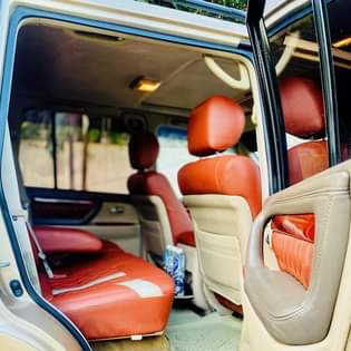 A picture of Land cruiser vx Mwaka 2002 Engine 2uz Fuel petrol Automatic