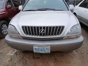 A picture of SUPER CLEAN LEXUS RX300 Perfect engine Perfect gear selection AC