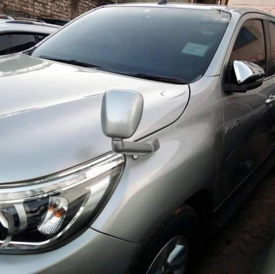 A picture of HILLUX DOUBLE CABIN UBQ MODEL 2017 COLOUR SILVER