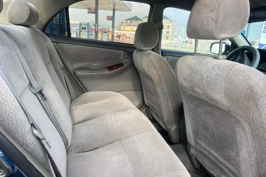 A picture of 2003 toyota corolla