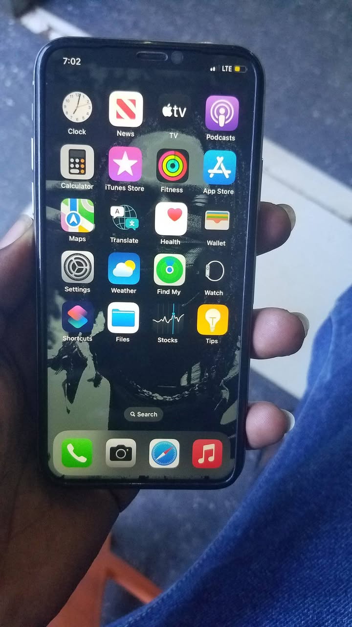 A picture of iPhone x 256gb