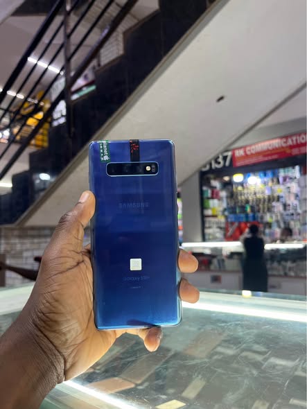 A picture of Galaxy S10 128gb 580k 0701707265