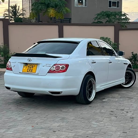 A picture of TOYOTA MARK X