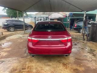 A picture of lexus es350